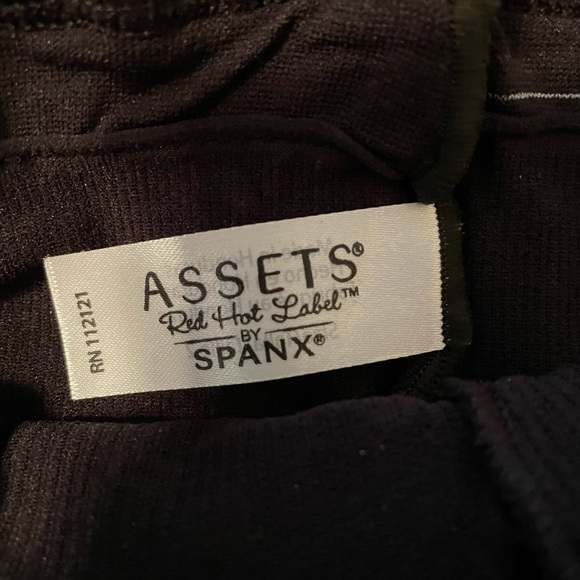 Spanx size 2 - Picture 2 of 3